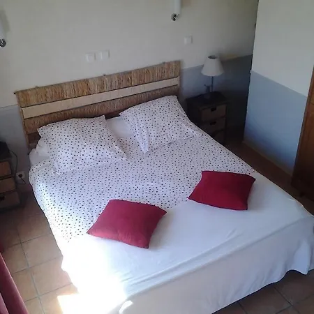 Domaine De Collen Bed & Breakfast